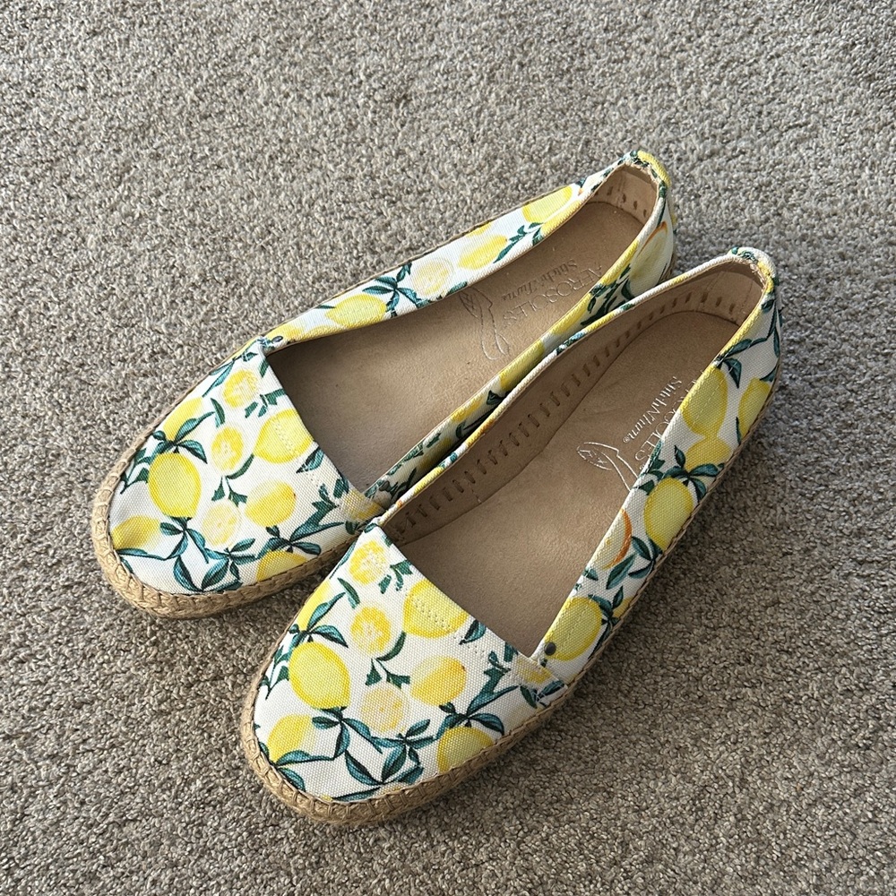 AEROSOLES Yellow Lemon Print Espadrilles